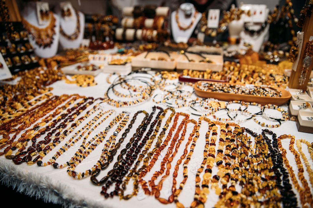 Bernsteinketten und traditioneller Bernsteinschmuck – Swen Homrighausen